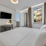 Golden Niche Apartment