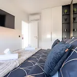 Bellamare Pool Access Apartment