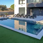 Sunny Oasis