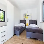 Charming Retreat With Lush Garden, Bbq & Sunlit Terrace Near Bibinje Beaches