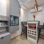 Mery Apartment House