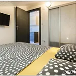 Apartments & Rooms Laganini Sara