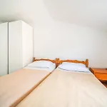 4 Bedroom Beach Front Home In Pupnat