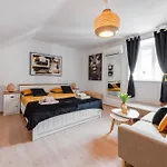 Apartment Ira