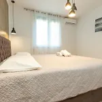 Deluxe Apartment Near The Bridge