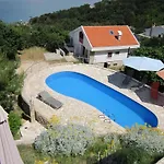 Gemuetliche Ferienwohnung Mit Grill Und Gemeinschaftlichem Pool