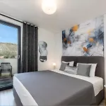Luxury Villa Stella In A Natural Setting
