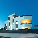 Lada Holiday Home With Private Swimming Pool