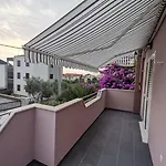 Holiday House Brane