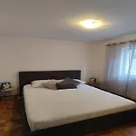 Apartment Angelina - Three Bedroom Apartment With Balcony And Sea View