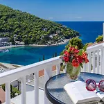 Green Hills Apartment - One Bedroom Apartment With Balcony And Sea View