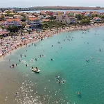 Amazing Apartment In Povljana With House Sea View
