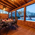 Beautiful Home In Skabrnja