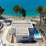 Spirit One Buqez Villa - 1St Sea Line By Beach