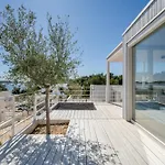 Mirri Villa Buqez