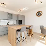 Central Vibes By Belmont Realty