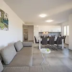 Awesome Apartment In Starigrad With Wifi