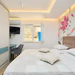 Insula Luxury Apartment