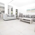 Serenity Residence With Sea View