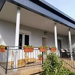 Apartment Lola - Entire House