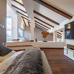 Magnificent Rooftop Jacuzzi & Terrace Apartment Olia