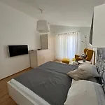 Apartment Siranovic