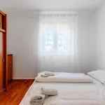 Apartment Village Nin