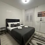 Deluxe Look