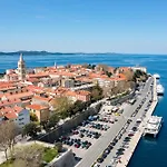 Peninsula Magical View By Belmont Realty