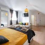 Apartment Ira