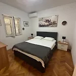 Guest House Allineeddubrovnik Choose Between Double Room Or Penthouse Or Studio Apartments Free Parking