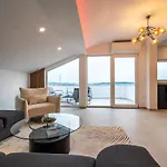 Penthouse Oasis With Sea Views And Terrace