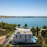 Villa Opera
