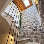 Dubrovnik Throne Suite IV
