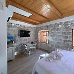 Dubrovnik Throne Suite IV