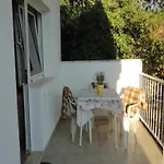 Apartments Elelu - One-Bedroom Apartment With Terrace