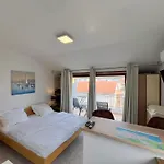 Rooms & Apartments Hegic