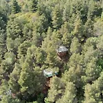Treehouses Ljubac Glamping Robinson