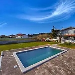 House Rose With Garden And Pool