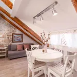Zuzori Apartments