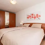 Cozy Apartment In Dubrovnik With House Sea View