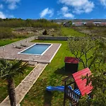 House Rose With Garden And Pool