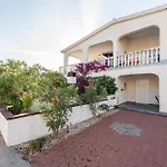 Apartments By The Sea Vir - 18516