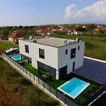 Villa V, Pool View Room With French Balcony And Heated Pool, Privlaka, Zadar