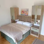 Diana Rooms And Apartments