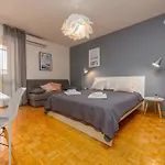 Apartment Angelina Free Public Parking