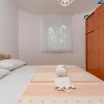 1 Bedroom Cozy Apartment In Sveti Filip I Jakov