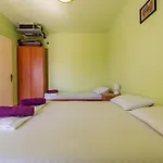 1 Bedroom Nice Apartment In Povljana