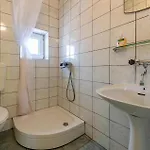 Cozy Apartment In Povljana With Wifi