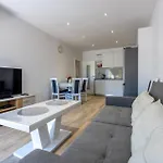 Lovely Apartment In Ploce With Wifi